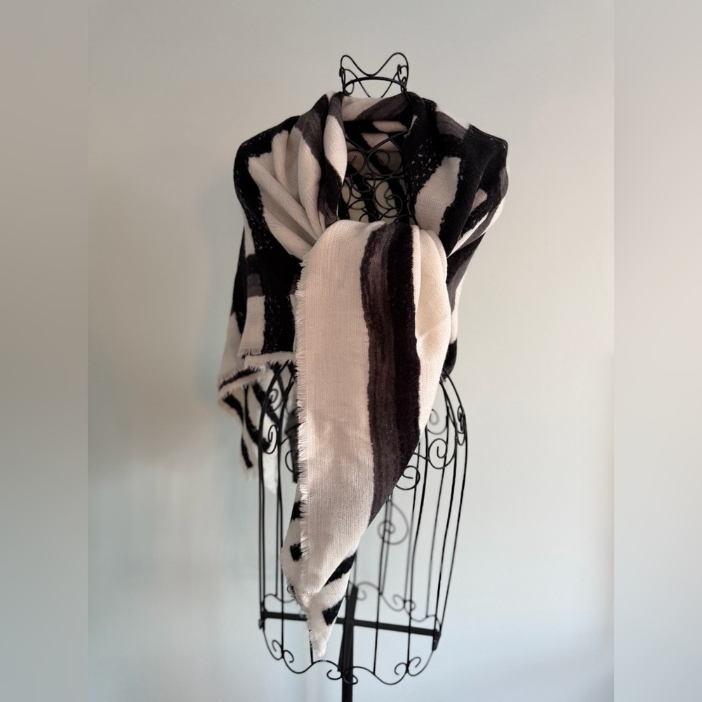 Zara wrap / scarf in white and black stripes design